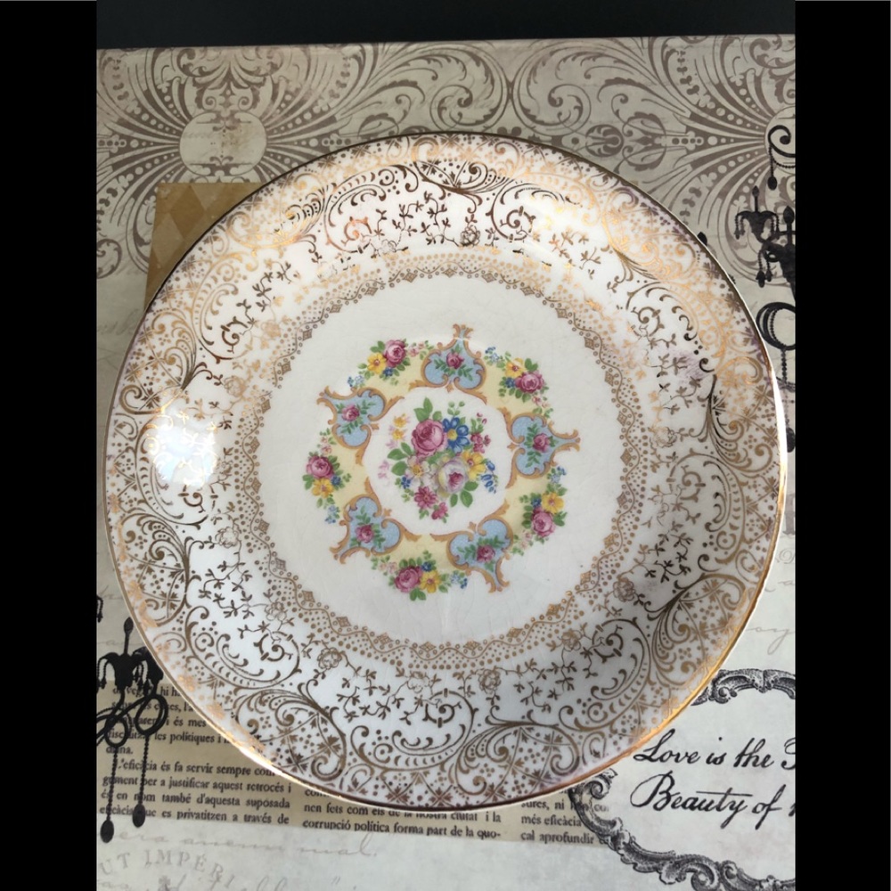 - Parisian Center 22k gold saucer